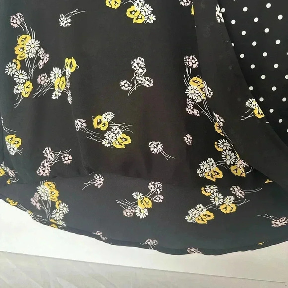 Maurice’s zipper pocket, mixed print, wrap front blouse.  Floral and polka dot. - Picture 5 of 12